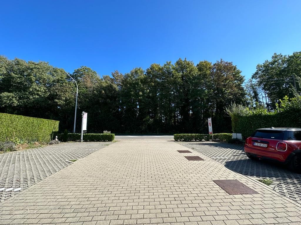 Parking privé du centre H&N Clinic