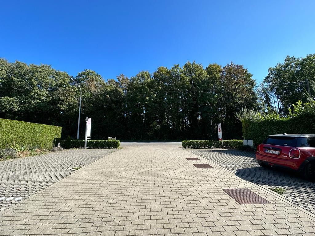 Parking privé du centre H&N Clinic